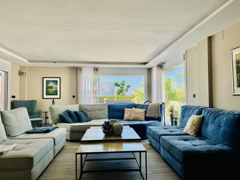 Chalet de 4 habitaciones en Alfaz del Pi / L'Alfàs del Pi en venta - 1.195.000 € (Ref: 8922741)