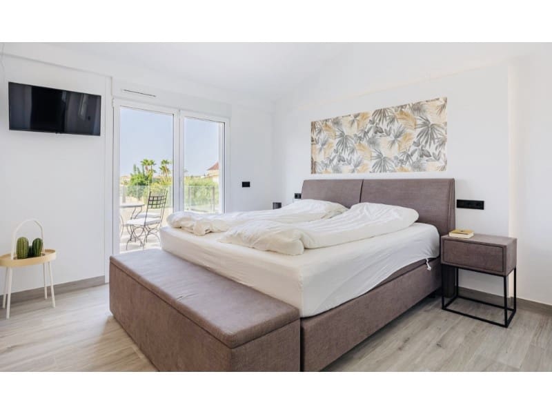 Chalet de 4 habitaciones en Alfaz del Pi / L'Alfàs del Pi en venta - 1.195.000 € (Ref: 8922741)