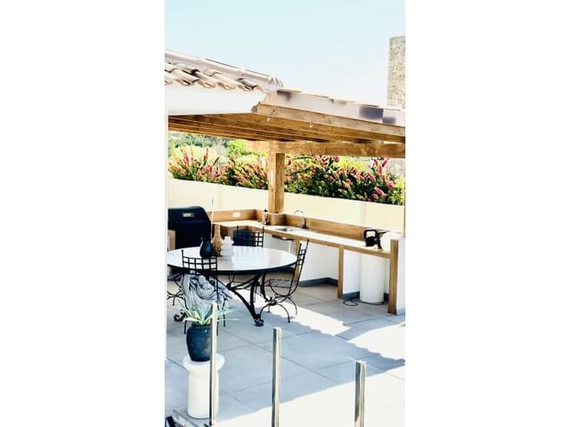 Chalet de 4 habitaciones en Alfaz del Pi / L'Alfàs del Pi en venta - 1.195.000 € (Ref: 8922741)