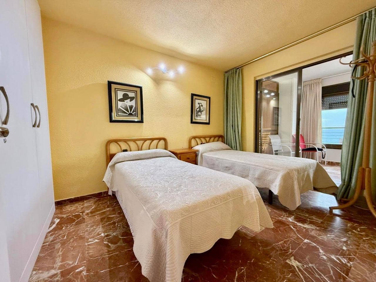 3 bedroom Apartment for sale in Benidorm with garage - € 450,000 (Ref: 8922769)