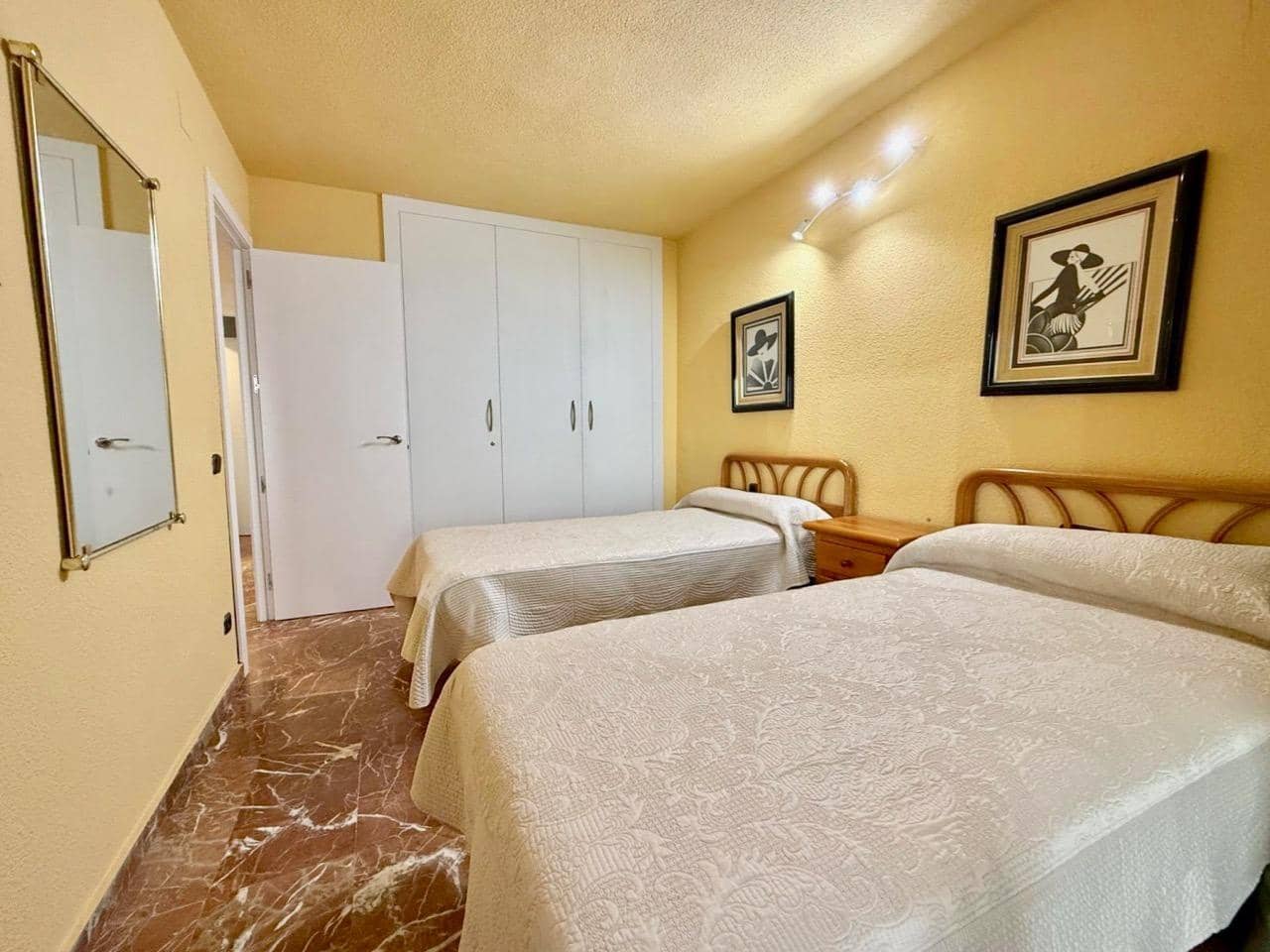 3 bedroom Apartment for sale in Benidorm with garage - € 450,000 (Ref: 8922769)