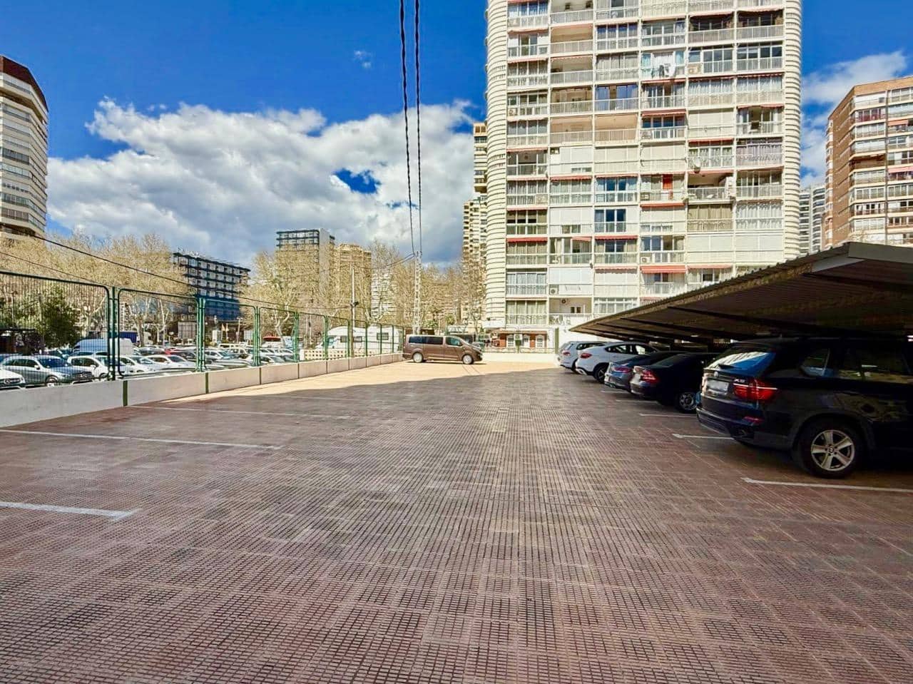 3 bedroom Apartment for sale in Benidorm with garage - € 450,000 (Ref: 8922769)