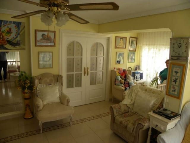 Apartamento de 2 habitaciones en Rincón de Loix, Benidorm en venta con garaje - 249.000 € (Ref: 8922795)