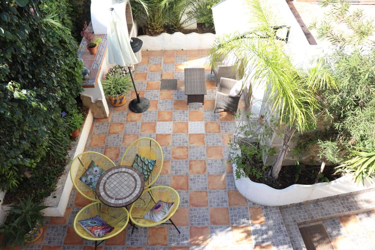 18 bedroom Villa for sale in Calpe / Calp - € 1,050,000 (Ref: 8922986)