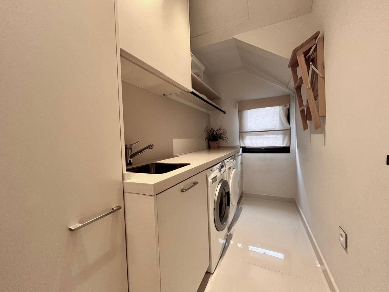 4 bedroom Villa for sale in Orihuela Costa - € 899,000 (Ref: 8958153)