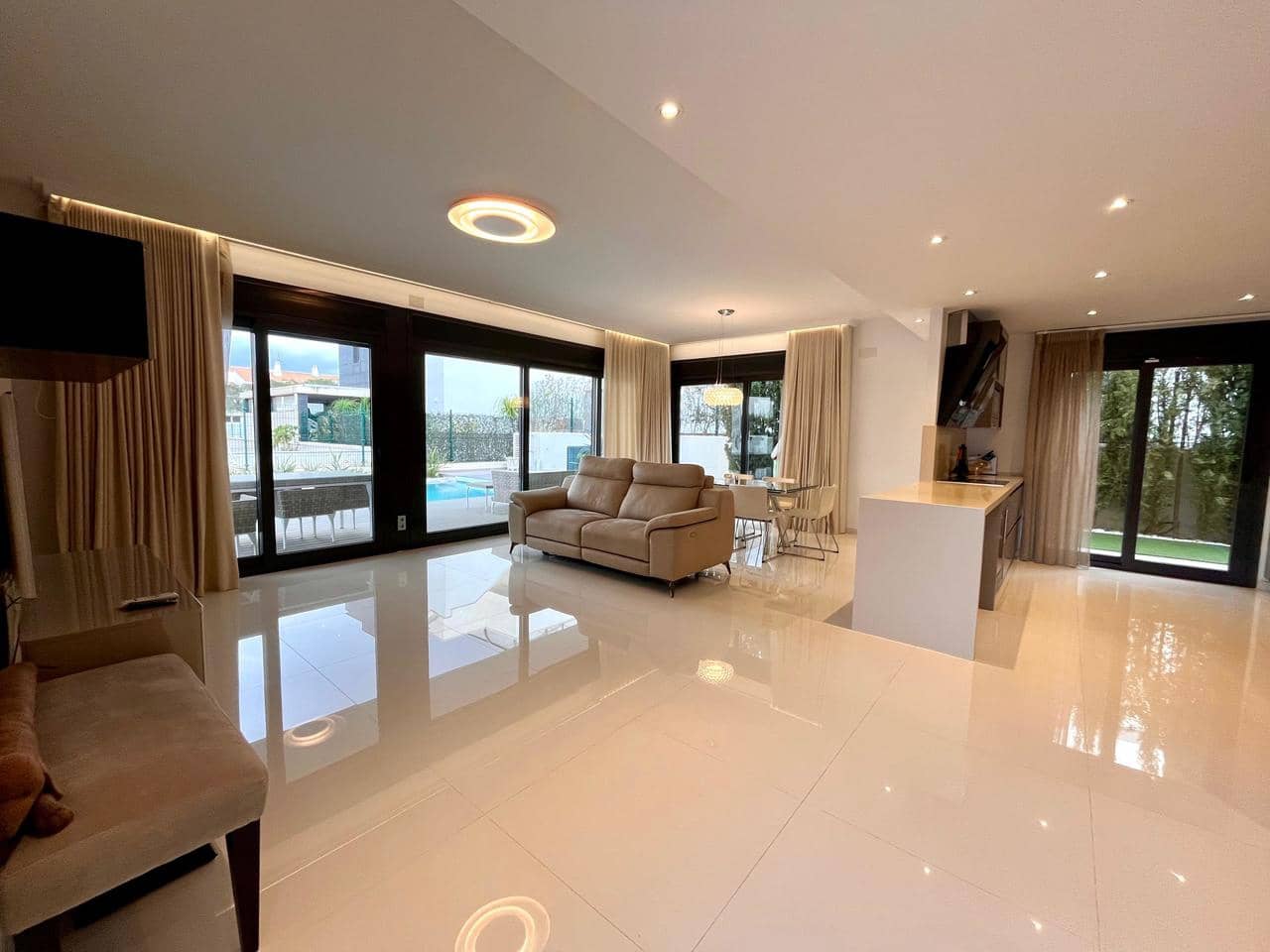 4 bedroom Villa for sale in Orihuela Costa - € 899,000 (Ref: 8958153)