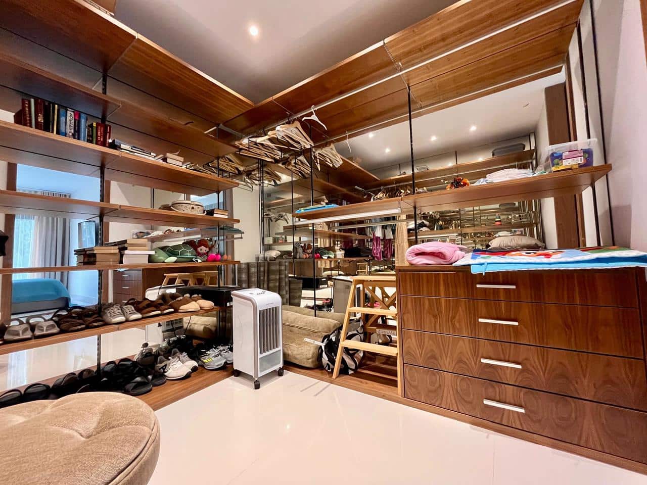 4 bedroom Villa for sale in Orihuela Costa - € 899,000 (Ref: 8958153)