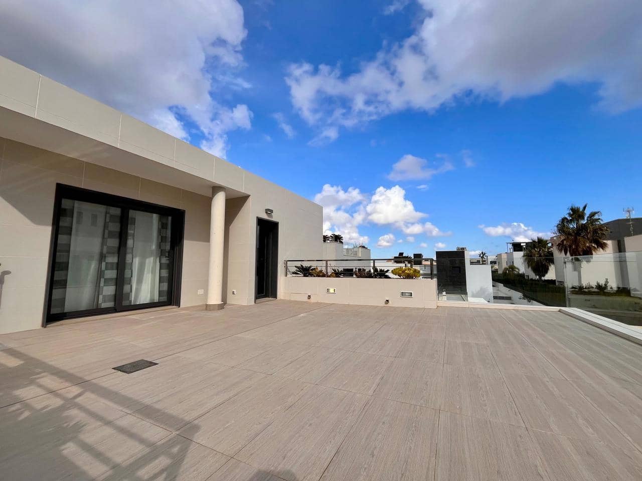 4 bedroom Villa for sale in Orihuela Costa - € 899,000 (Ref: 8958153)