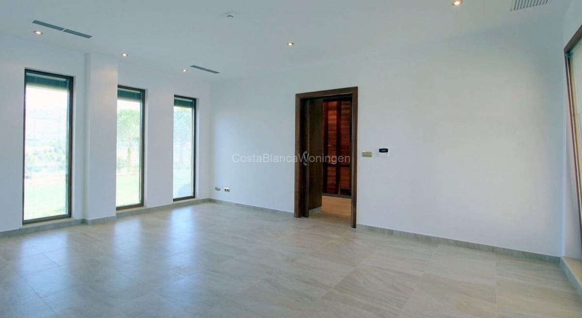 6 slaapkamer Villa te koop in Penaguila - € 2.500.000 (Ref: 8958203)