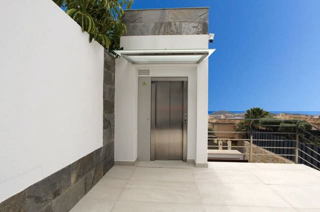 5 bedroom Villa for sale in Finestrat - € 2,100,000 (Ref: 9151185)