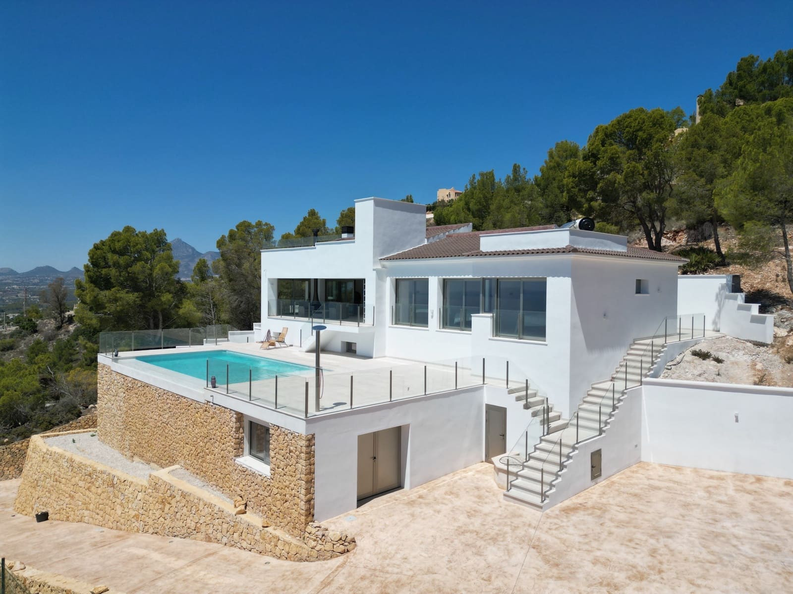3 bedroom Villa for sale in Altea with pool - € 1,488,000 (Ref: 9151194)