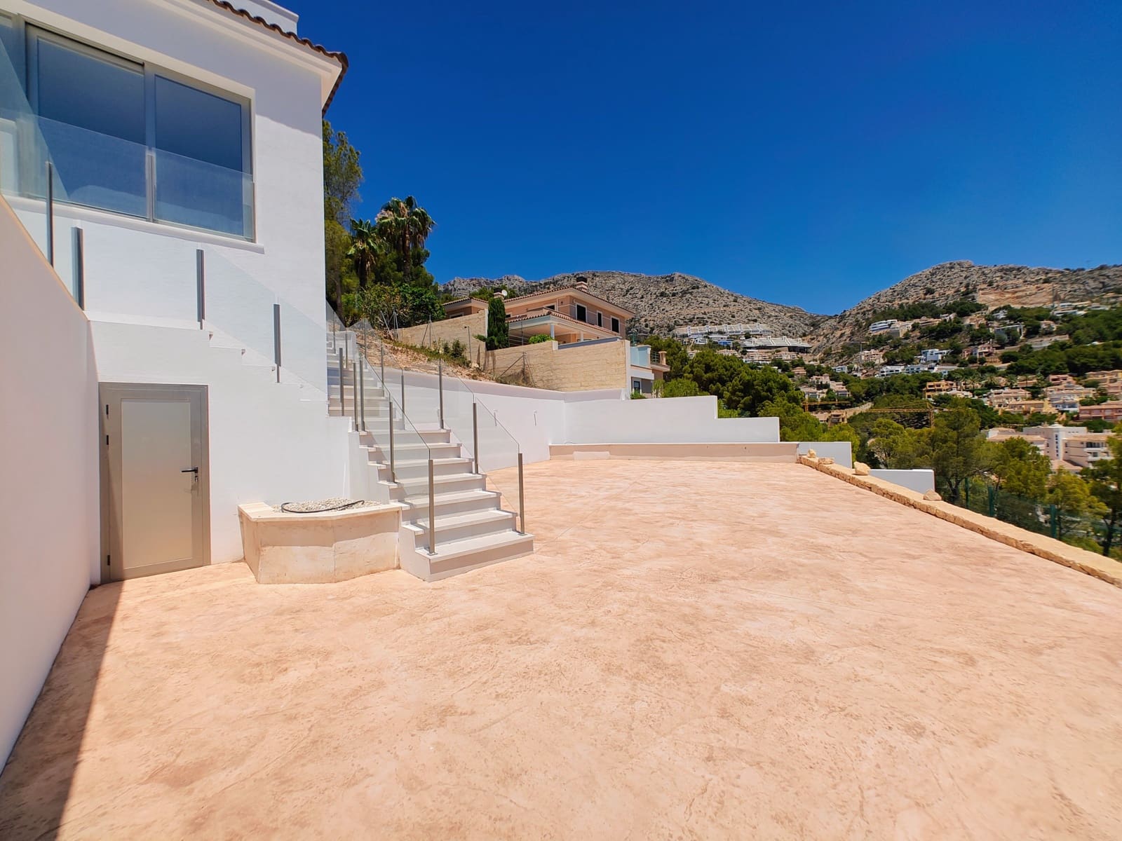 3 bedroom Villa for sale in Altea with pool - € 1,488,000 (Ref: 9151194)
