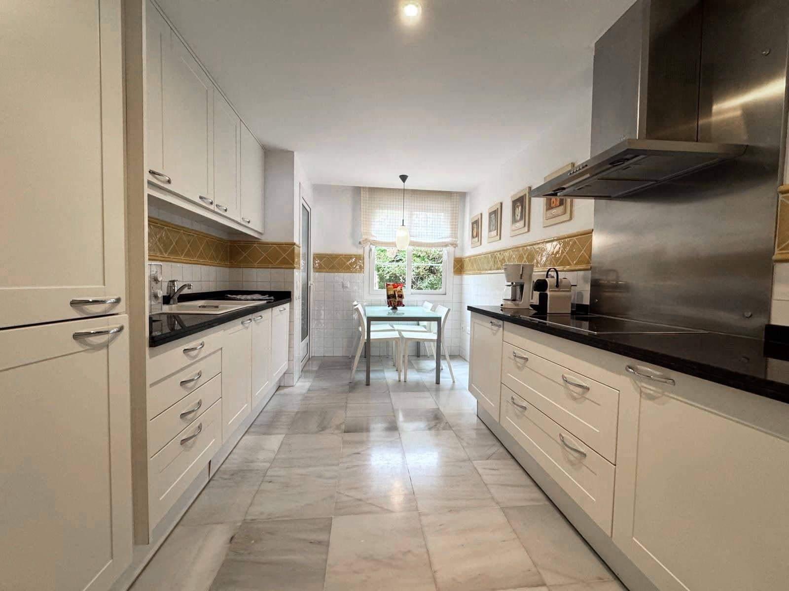 3 bedroom Apartment for sale in Altea with pool - € 850,000 (Ref: 9516656)