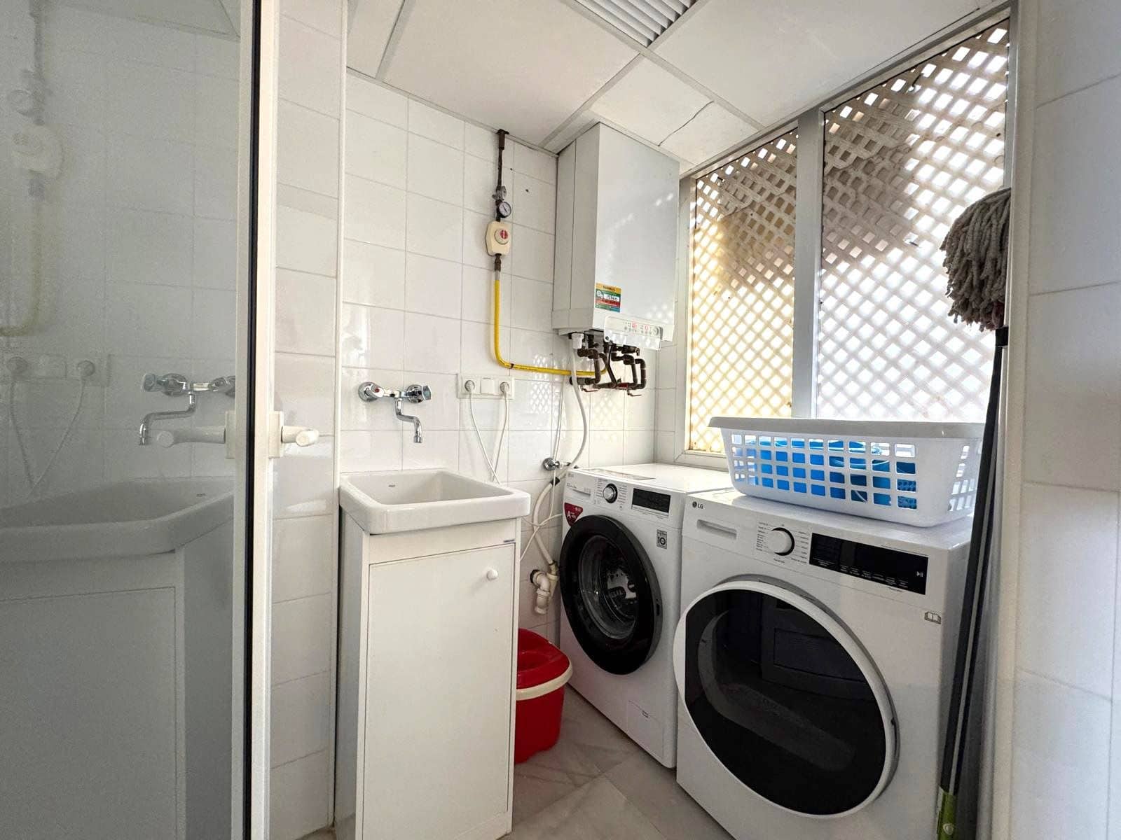 3 bedroom Apartment for sale in Altea with pool - € 850,000 (Ref: 9516656)