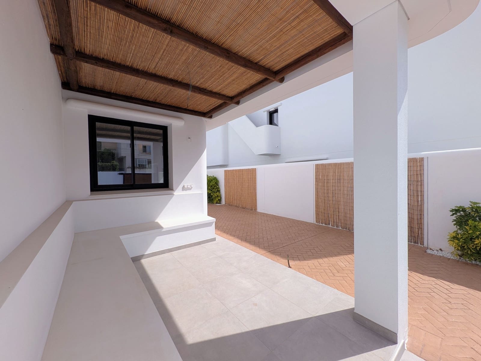 4 Zimmer Villa zu verkaufen in Albir mit Pool - 875.000 € (Ref: 9516657)