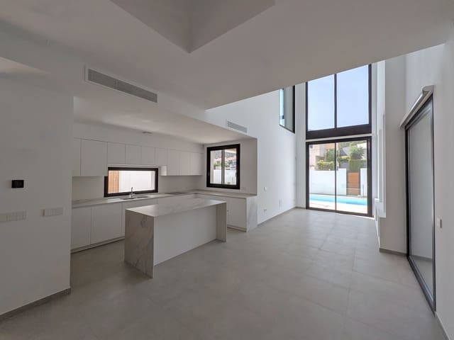 4 Zimmer Villa zu verkaufen in Albir, Alfaz del Pi / L'Alfàs del Pi mit Pool - 875.000 € (Ref: 9516657)