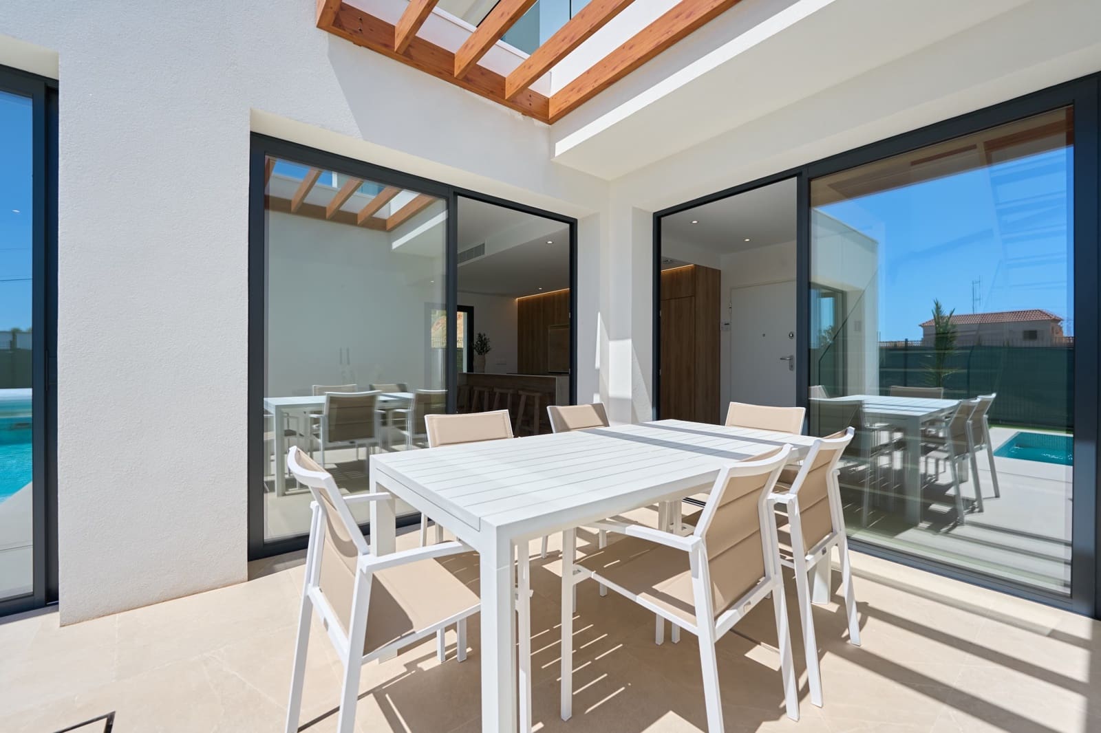 Chalet de 3 habitaciones en Alfaz del Pi / L'Alfàs del Pi en venta con piscina - 665.000 € (Ref: 9516658)