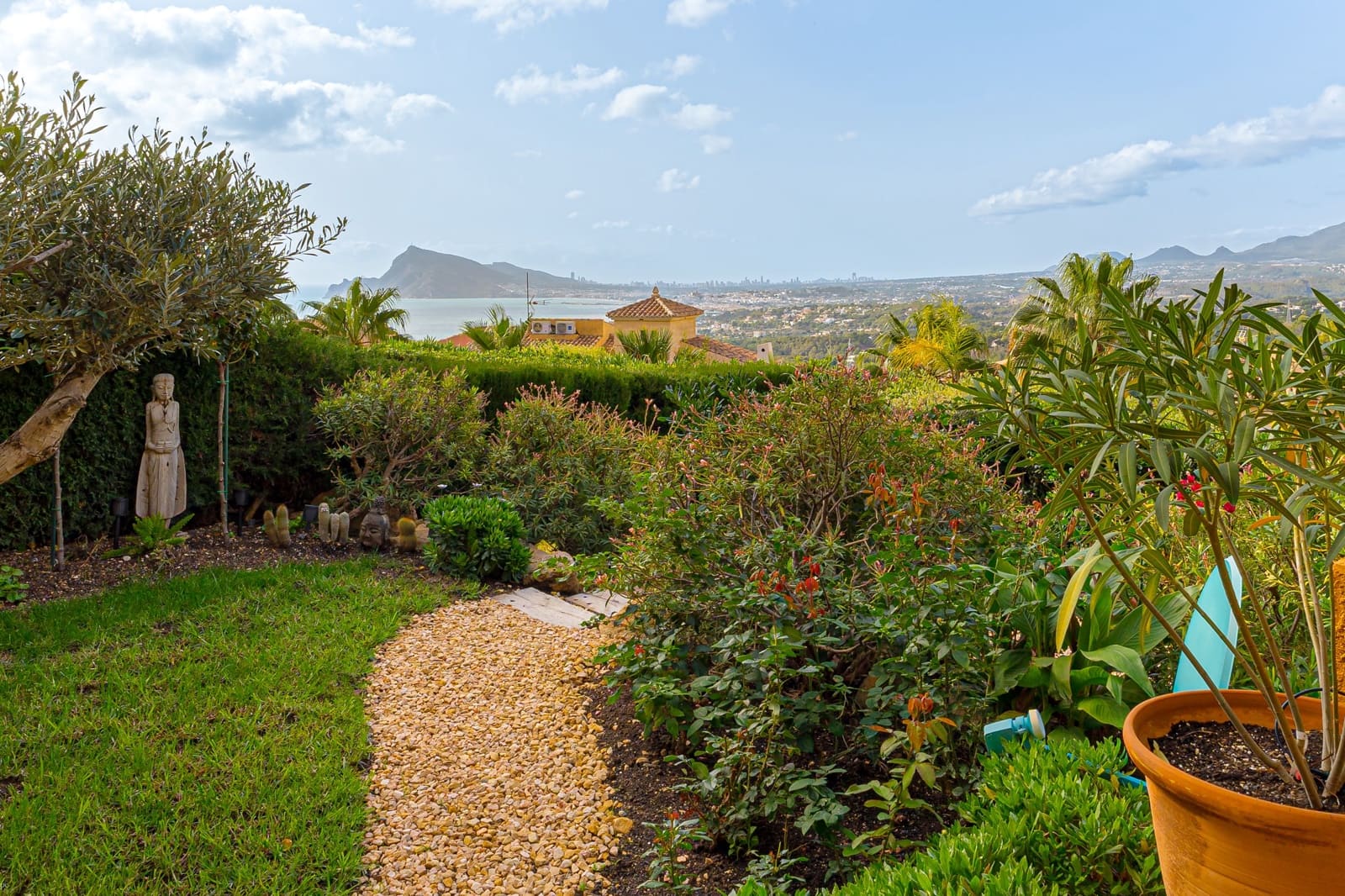 3 bedroom Apartment for sale in Altea with pool - € 895,000 (Ref: 9516662)