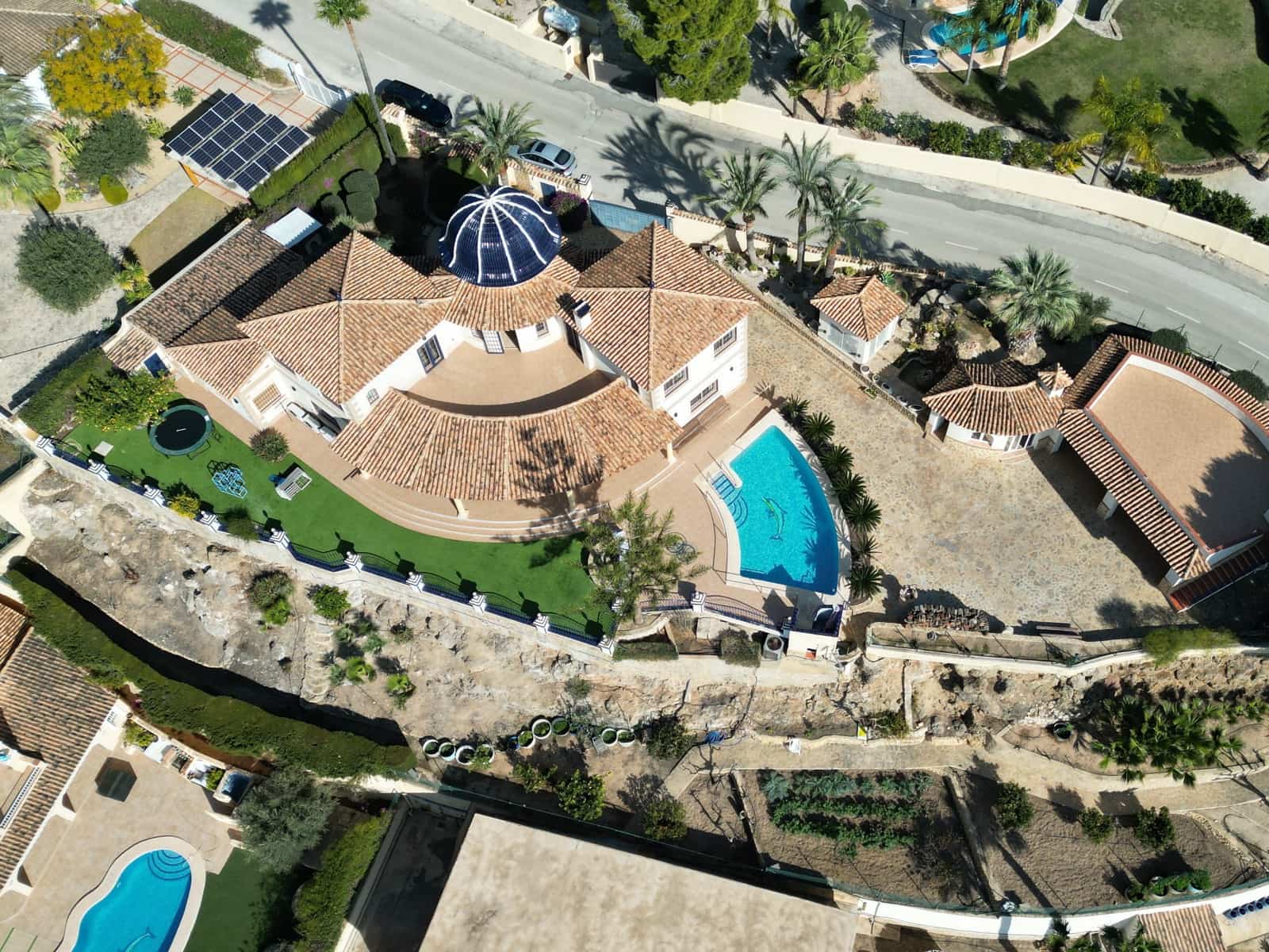 6 bedroom Villa for sale in Altea la Vella with pool - € 1,990,000 (Ref: 9516668)