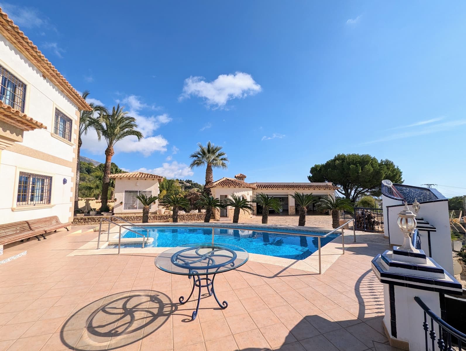 6 bedroom Villa for sale in Altea la Vella with pool - € 1,990,000 (Ref: 9516668)