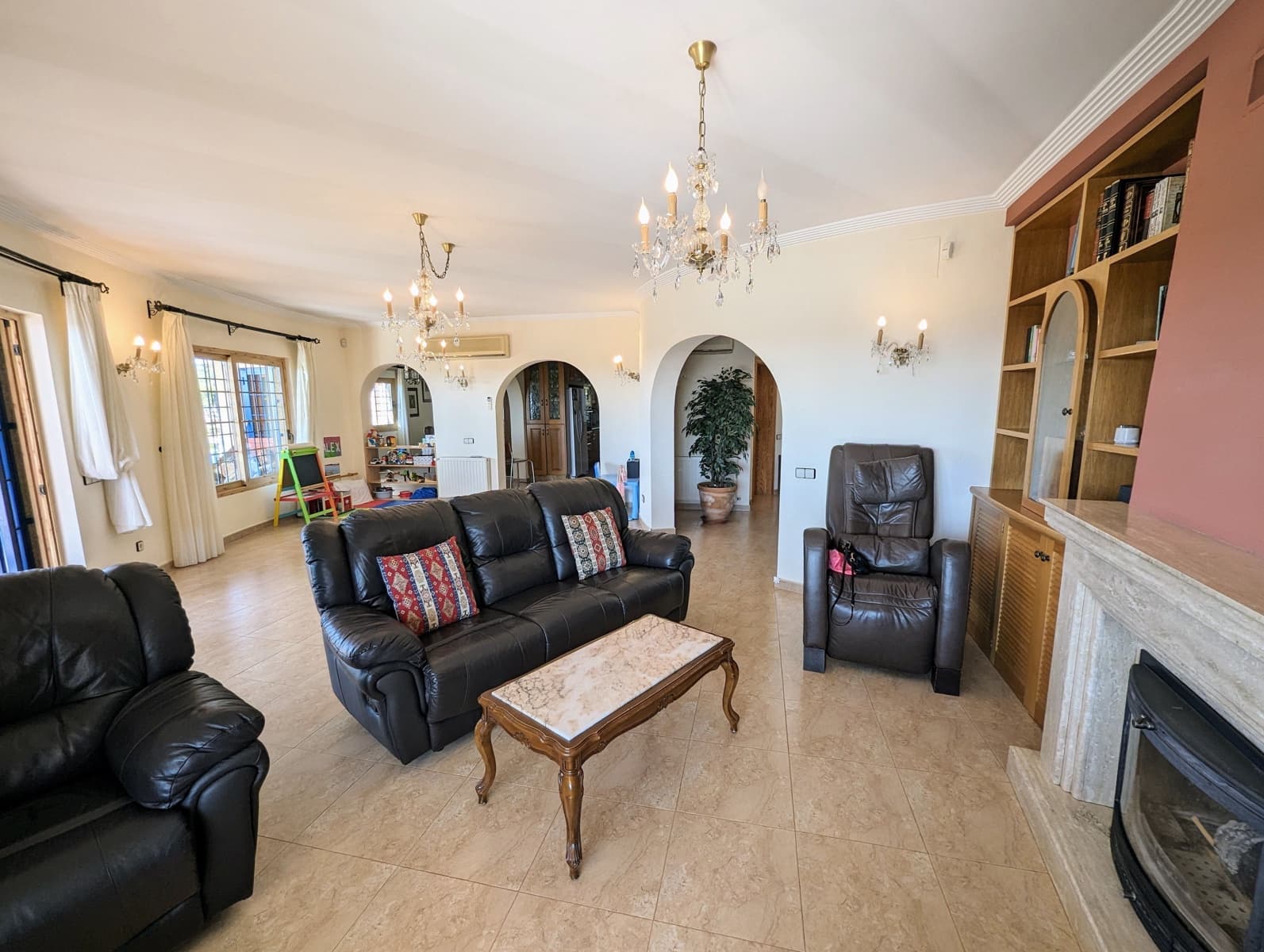 6 bedroom Villa for sale in Altea la Vella with pool - € 1,990,000 (Ref: 9516668)