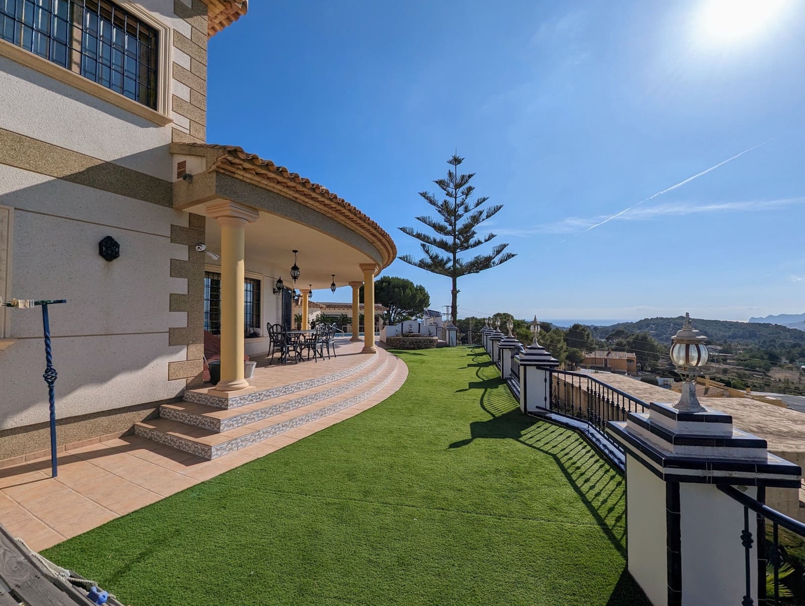 6 bedroom Villa for sale in Altea la Vella with pool - € 1,990,000 (Ref: 9516668)