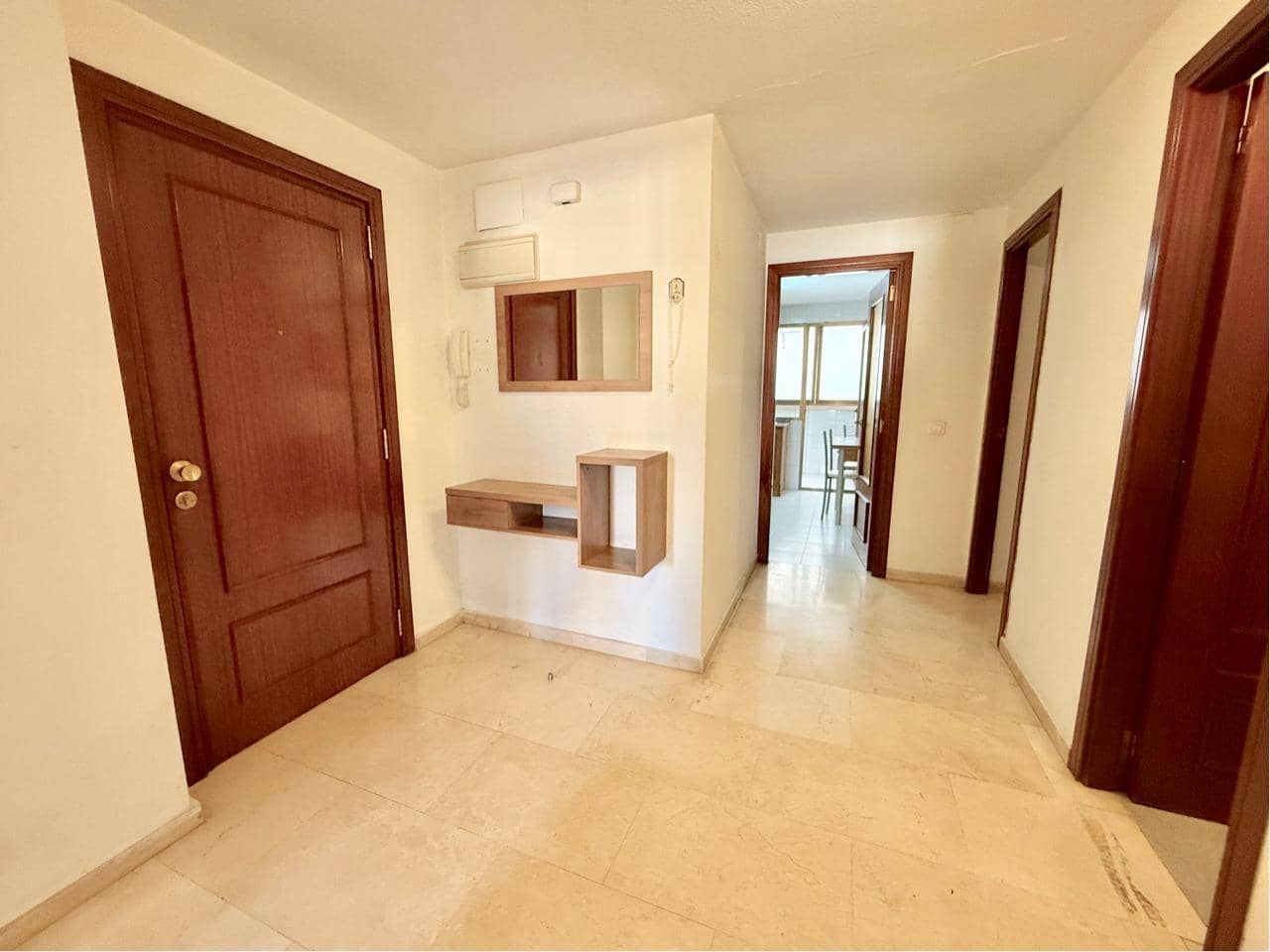 Apartamento de 2 habitaciones en Benidorm en venta con piscina garaje - 239.000 € (Ref: 9516689)