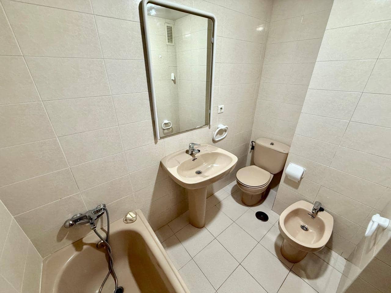 Apartamento de 2 habitaciones en Benidorm en venta con piscina garaje - 239.000 € (Ref: 9516689)