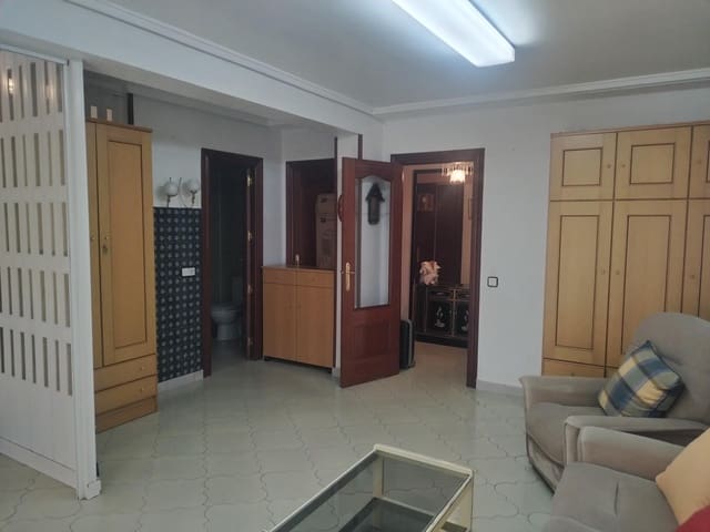 Apartamento de 4 habitaciones en Benidorm en venta - 299.000 € (Ref: 9516698)