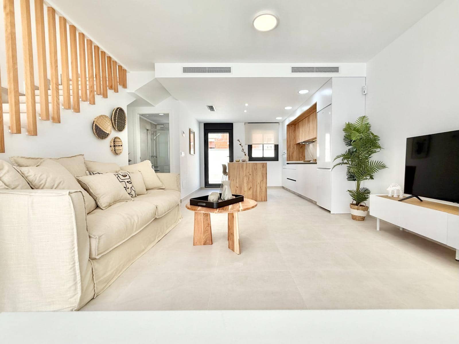 2 slaapkamer Rijtjeshuis te koop in Cox met zwembad - € 223.000 (Ref: 9516804)