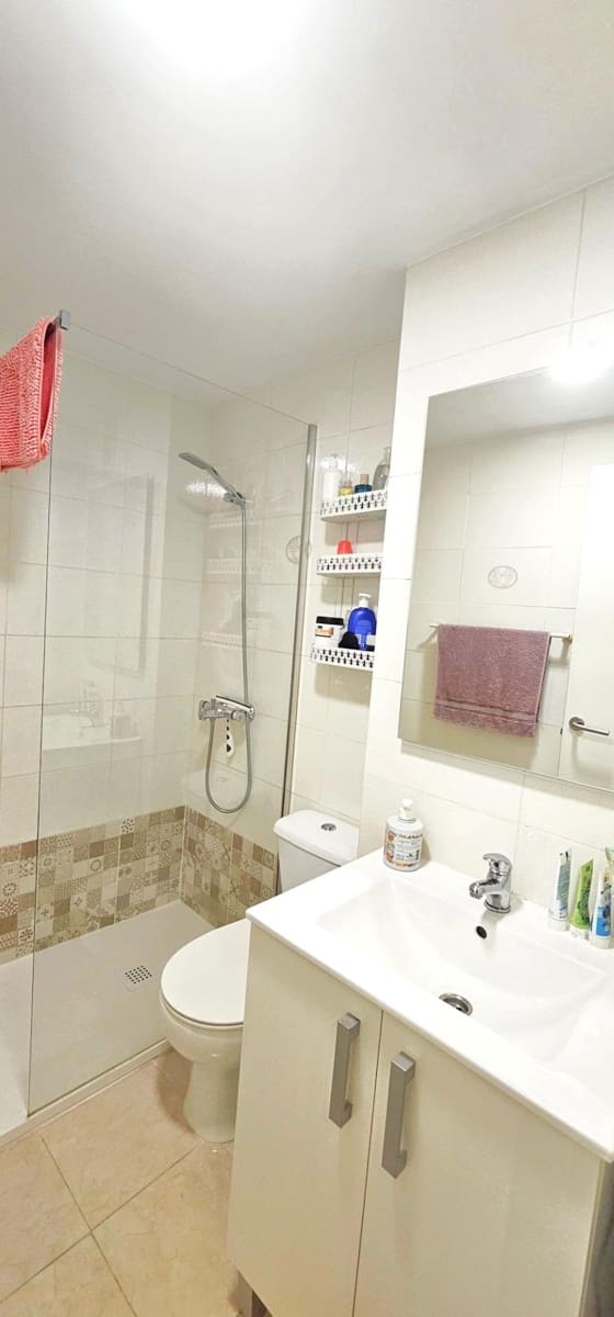 1 makuuhuone Huoneisto myytävänä paikassa Benidorm mukana uima-altaan - 169 900 € (Ref: 9517081)