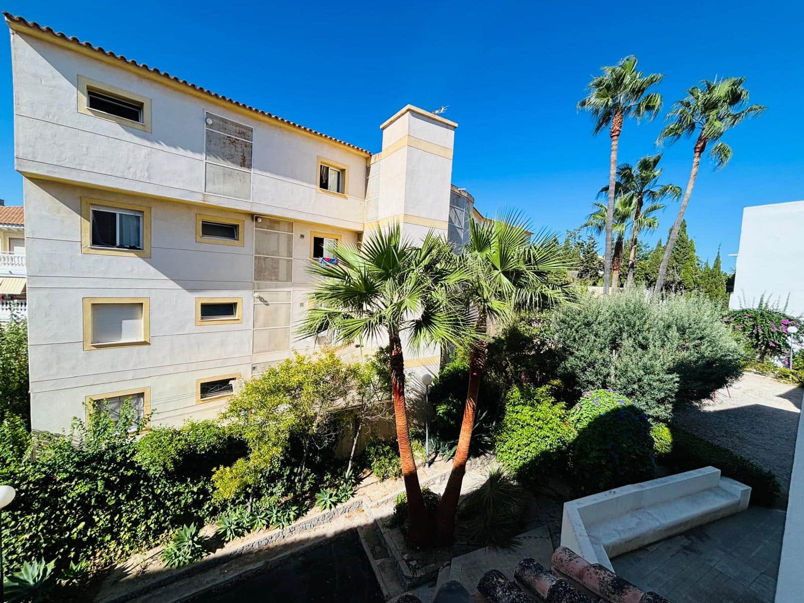 4 bedroom Apartment for sale in Altea with garage - € 299,000 (Ref: 9517102)