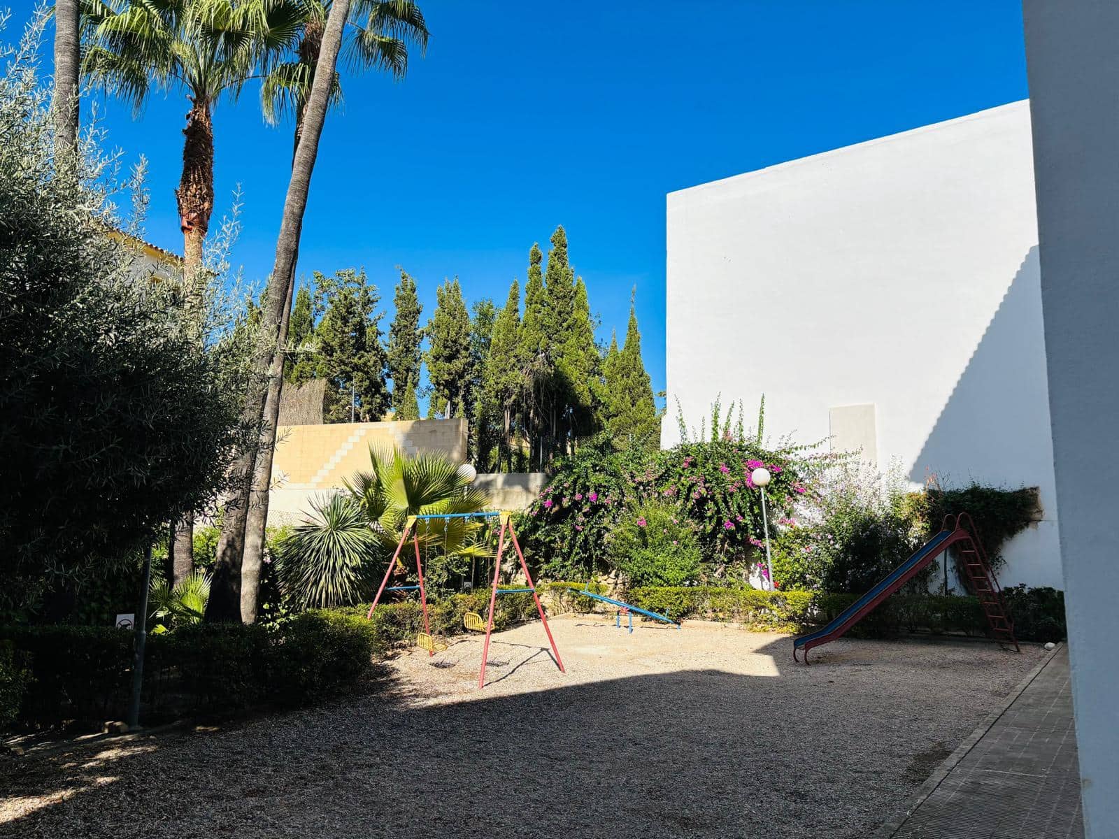 4 bedroom Apartment for sale in Altea with garage - € 299,000 (Ref: 9517102)