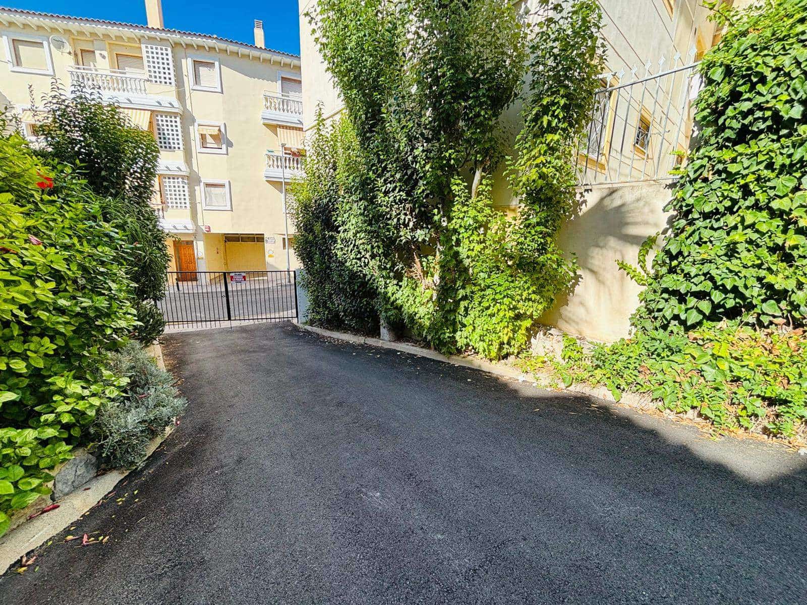 4 bedroom Apartment for sale in Altea with garage - € 299,000 (Ref: 9517102)