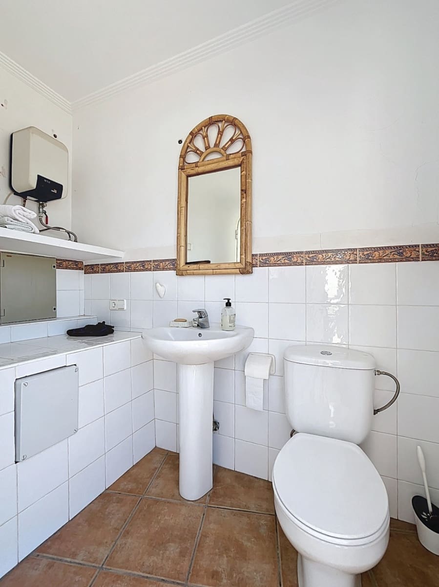 7 bedroom Villa for sale in Altea la Vella with pool - € 2,125,000 (Ref: 9517137)