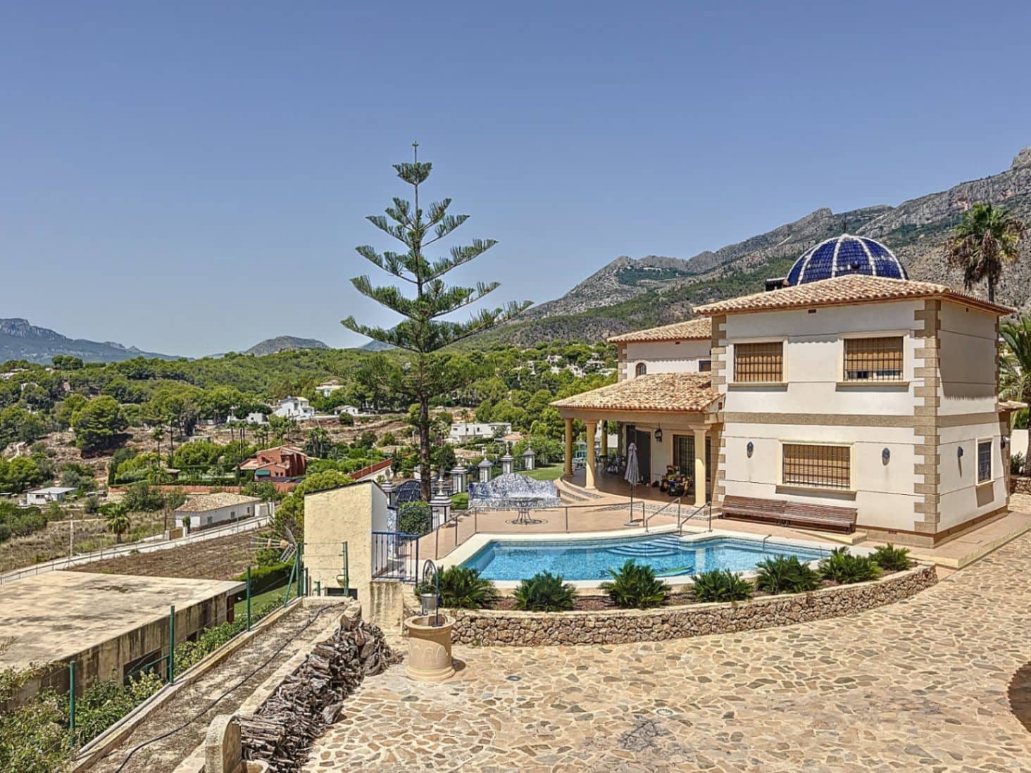 7 bedroom Villa for sale in Altea la Vella with pool - € 2,125,000 (Ref: 9517137)
