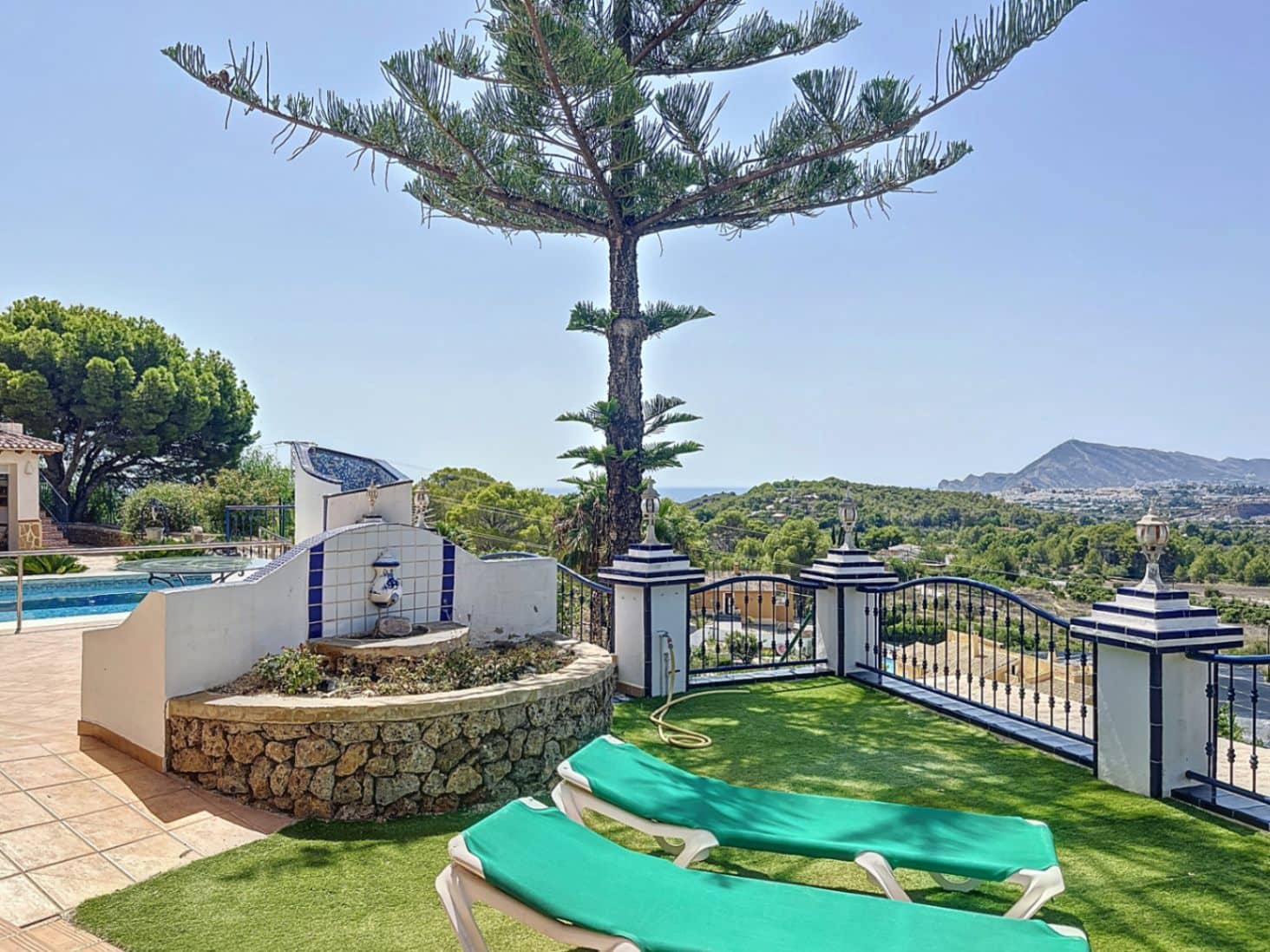 7 bedroom Villa for sale in Altea la Vella with pool - € 2,125,000 (Ref: 9517137)