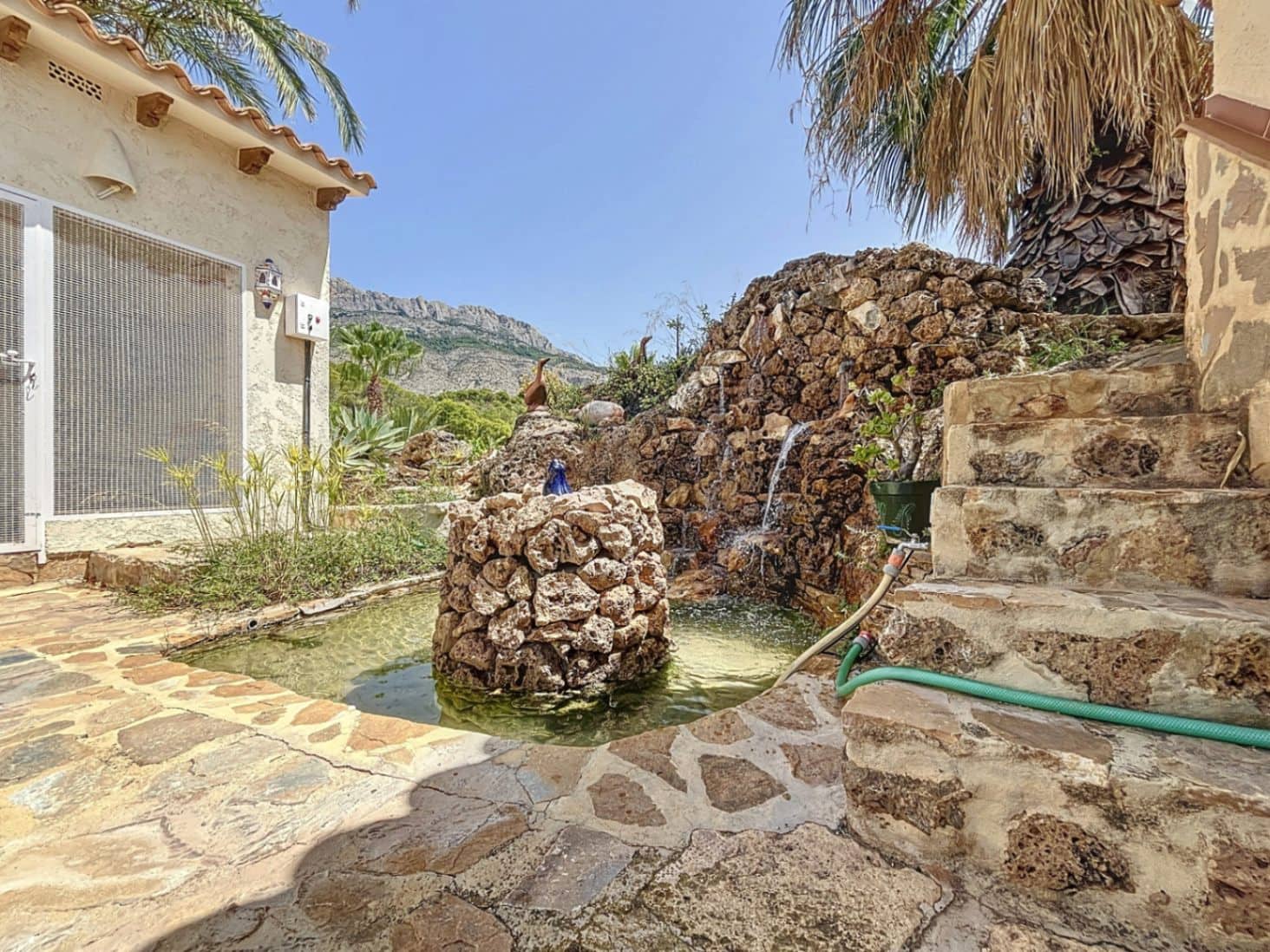 7 bedroom Villa for sale in Altea la Vella with pool - € 2,125,000 (Ref: 9517137)