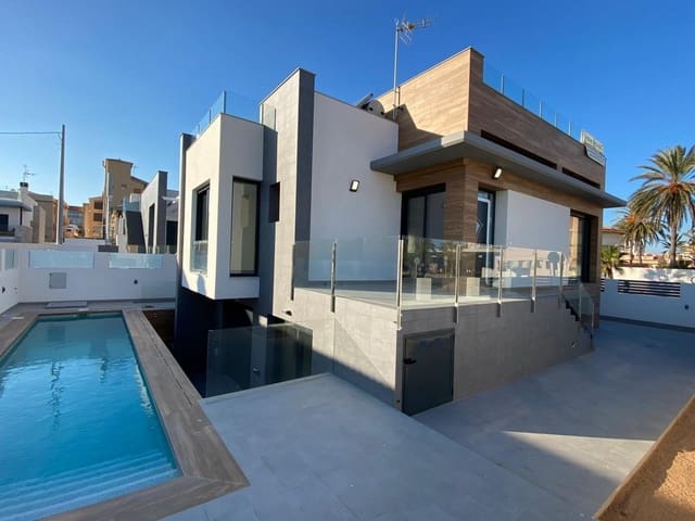4 soverom Villa til salgs i La Mata, Torrevieja med svømmebasseng - € 940 000 (Ref: 9517241)