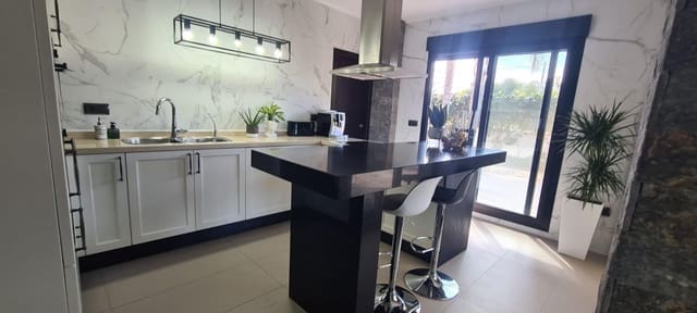 4 soveværelse Rækkehus til salg i Calpe / Calp - € 800.000 (Ref: 9517801)