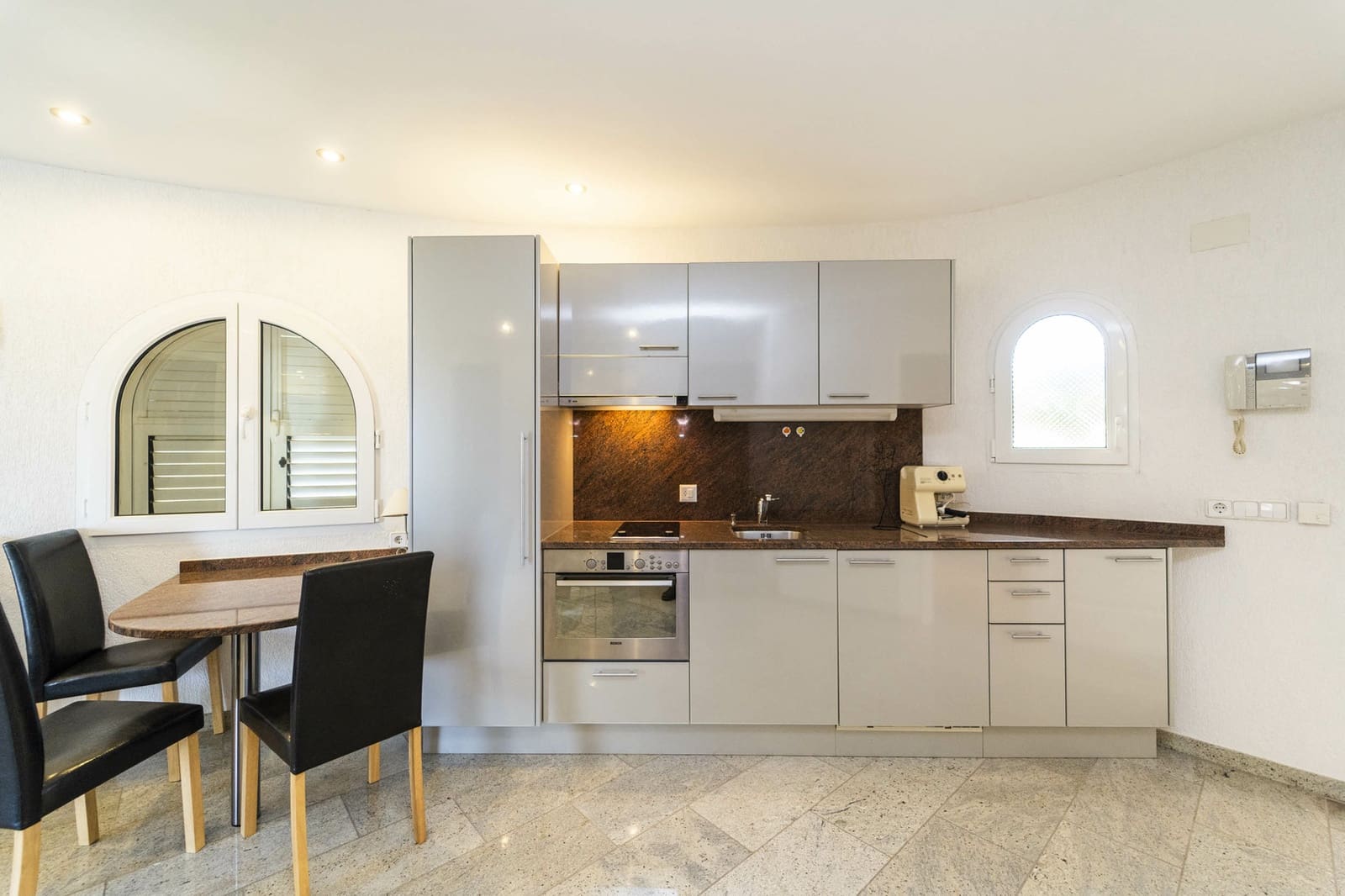 Adosado de 6 habitaciones en Calpe / Calp en venta - 1.988.000 € (Ref: 9517807)