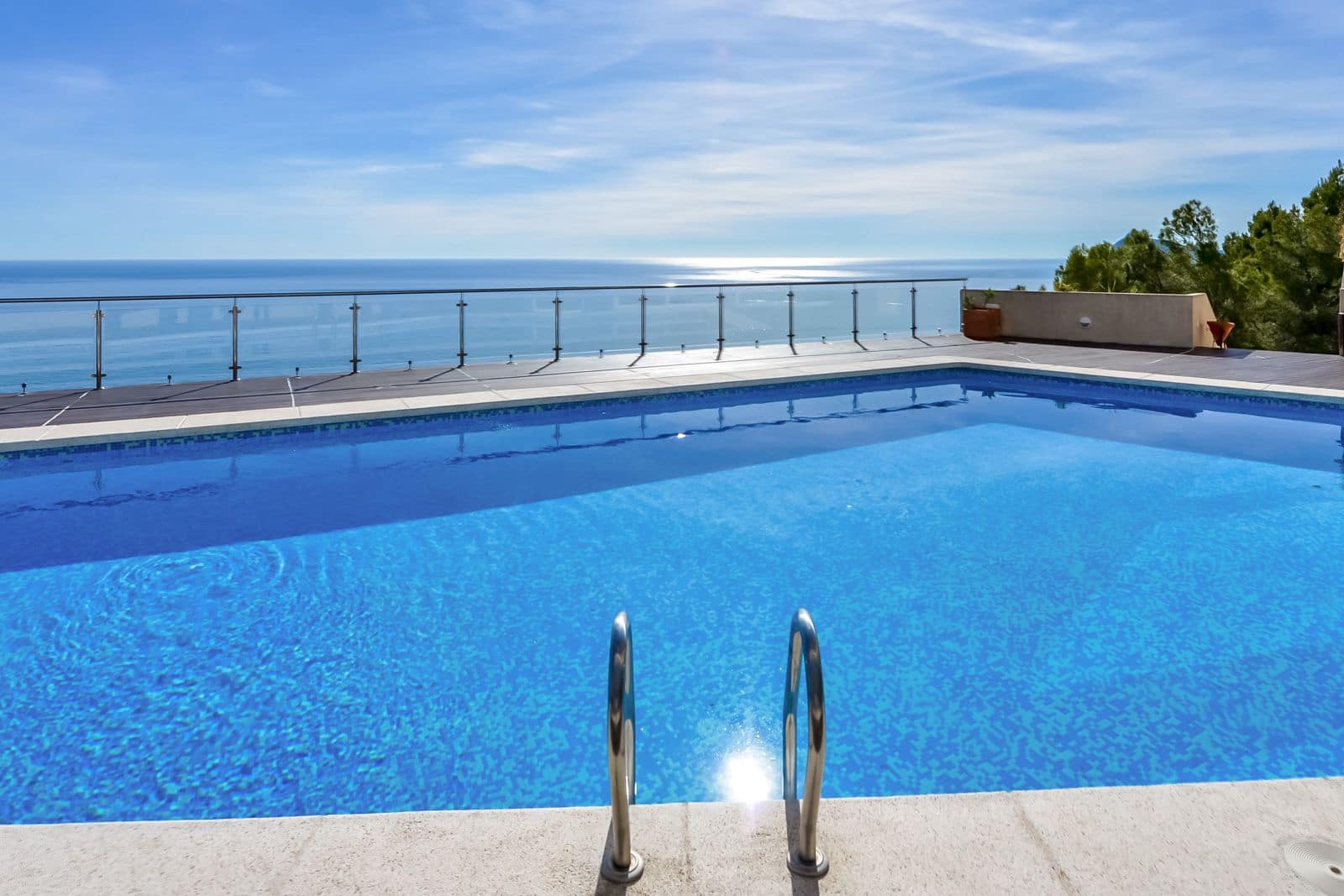 2 bedroom Apartment for sale in Altea with pool garage - € 525,000 (Ref: 9517820)