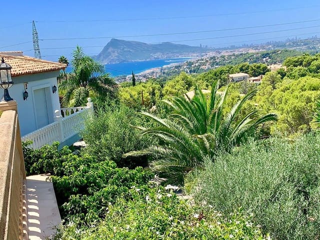 3 makuuhuone Huvila myytävänä paikassa Altea mukana uima-altaan 
autotalli - 791 000 € (Ref: 9517821)