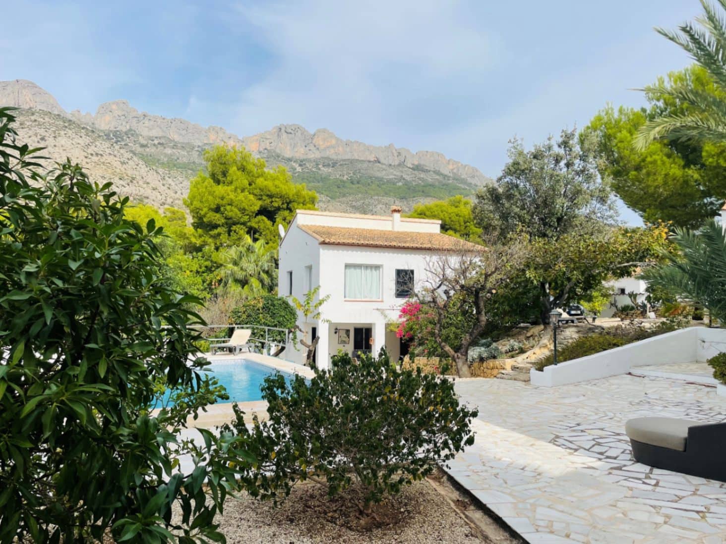 6 bedroom Villa for sale in Altea with pool garage - € 740,000 (Ref: 9517823)