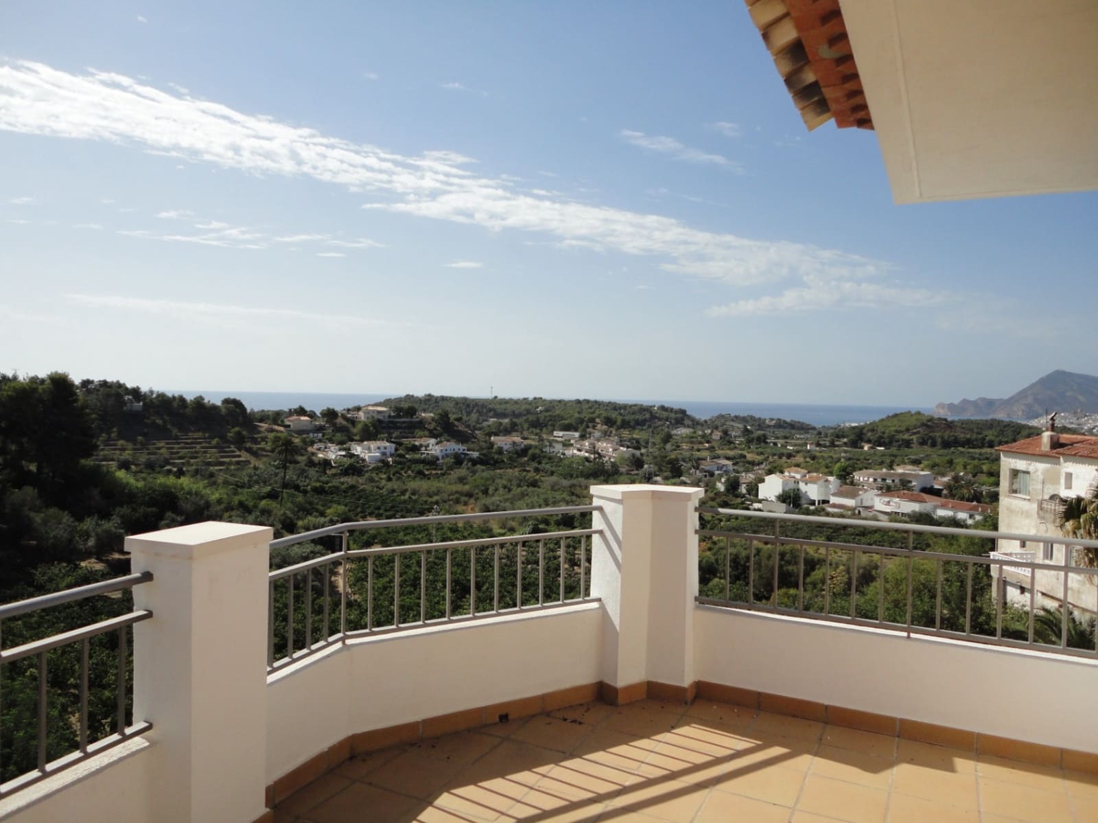 3 bedroom Apartment for sale in Altea with pool - € 589,000 (Ref: 9517824)