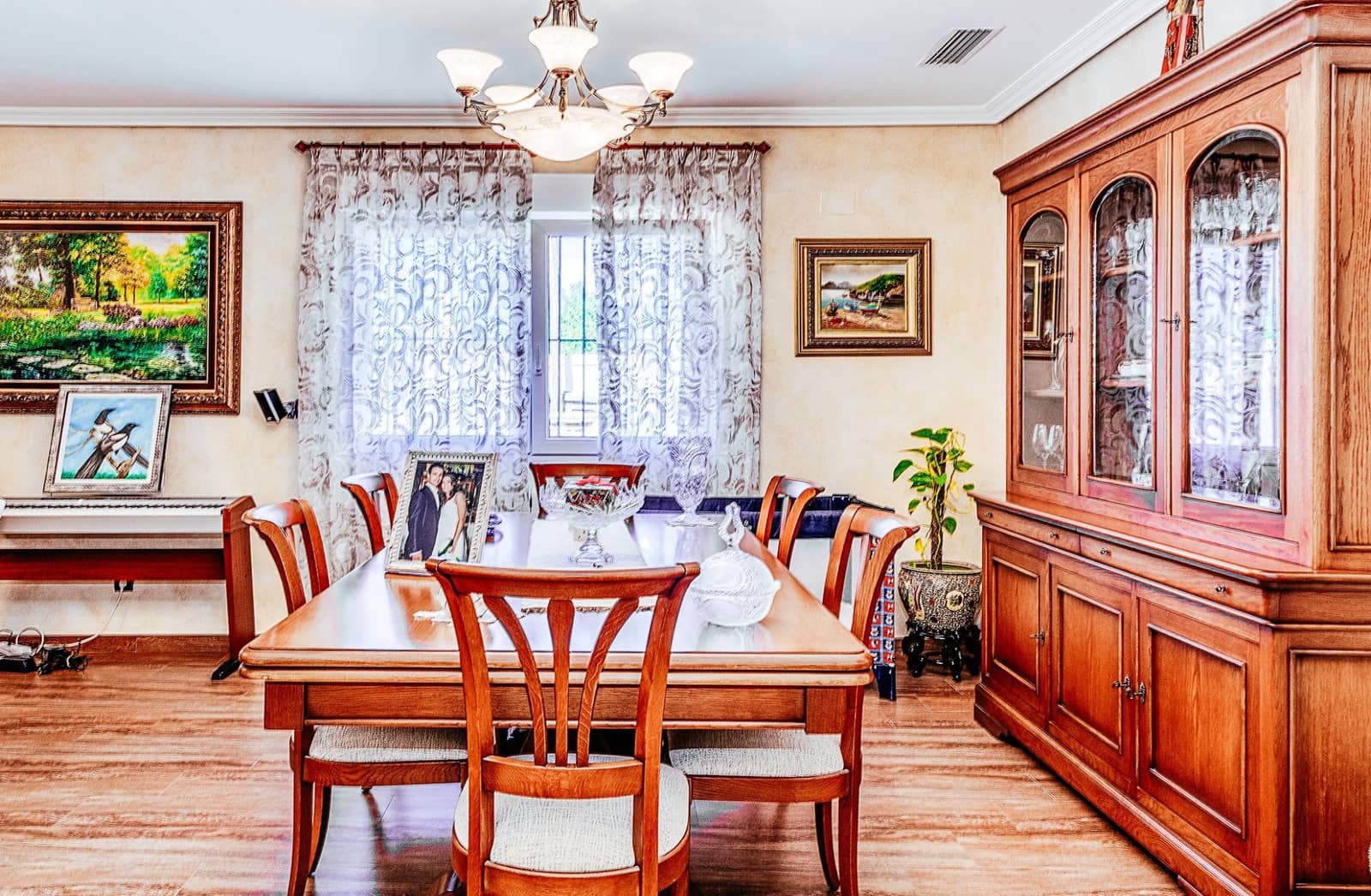 4 bedroom Villa for sale in Los Montesinos with pool - € 1,050,000 (Ref: 9517836)