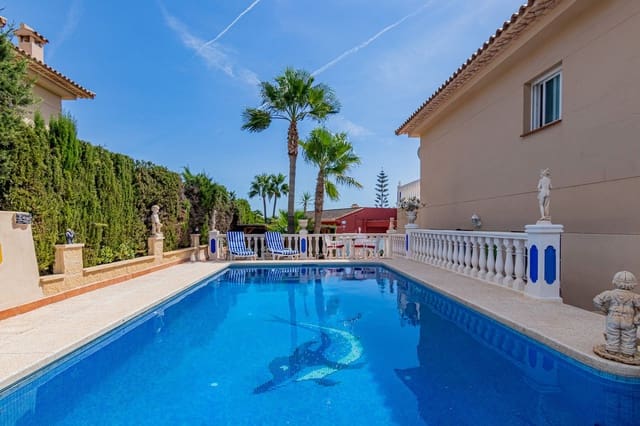 3 bedroom Villa for sale in La Nucia with pool - € 530,000 (Ref: 9517839)