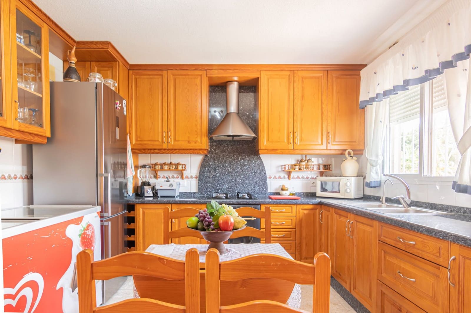 3 bedroom Villa for sale in La Nucia with pool - € 530,000 (Ref: 9517839)