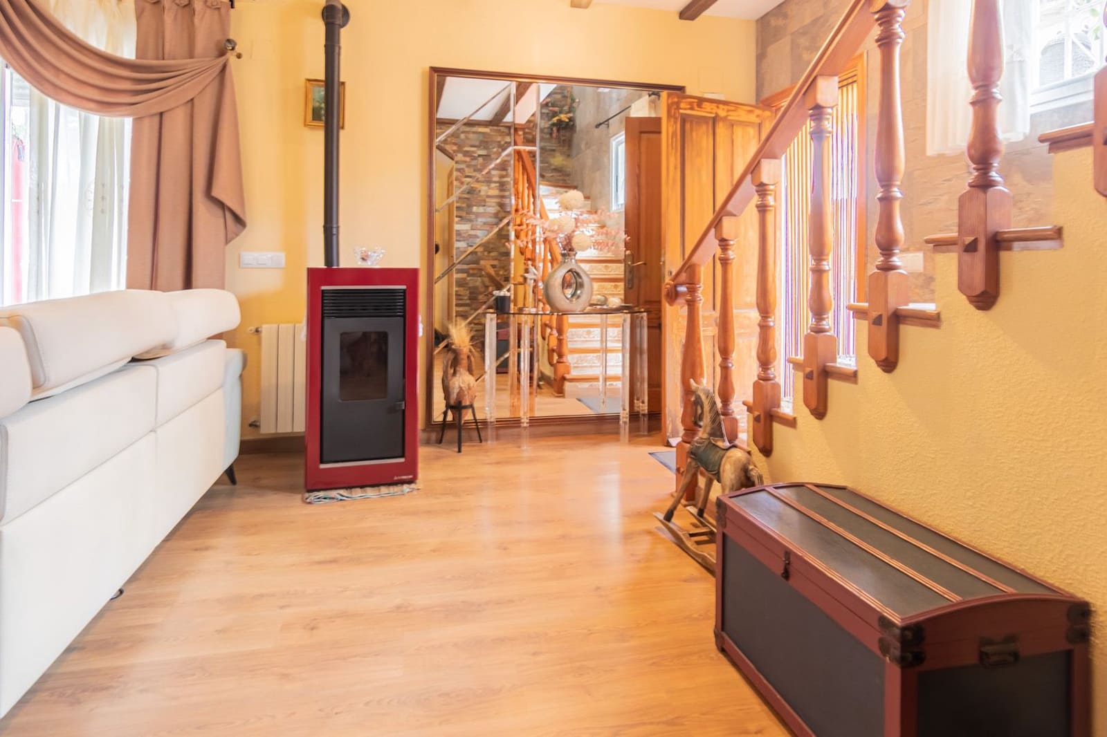 3 bedroom Villa for sale in La Nucia with pool - € 530,000 (Ref: 9517839)