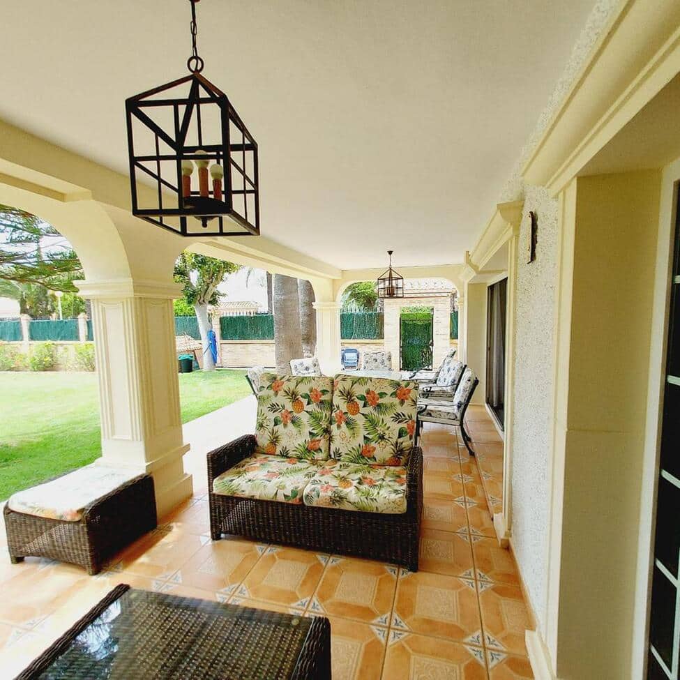 7 bedroom Villa for sale in Cabo Roig with pool - € 1,535,000 (Ref: 9517840)